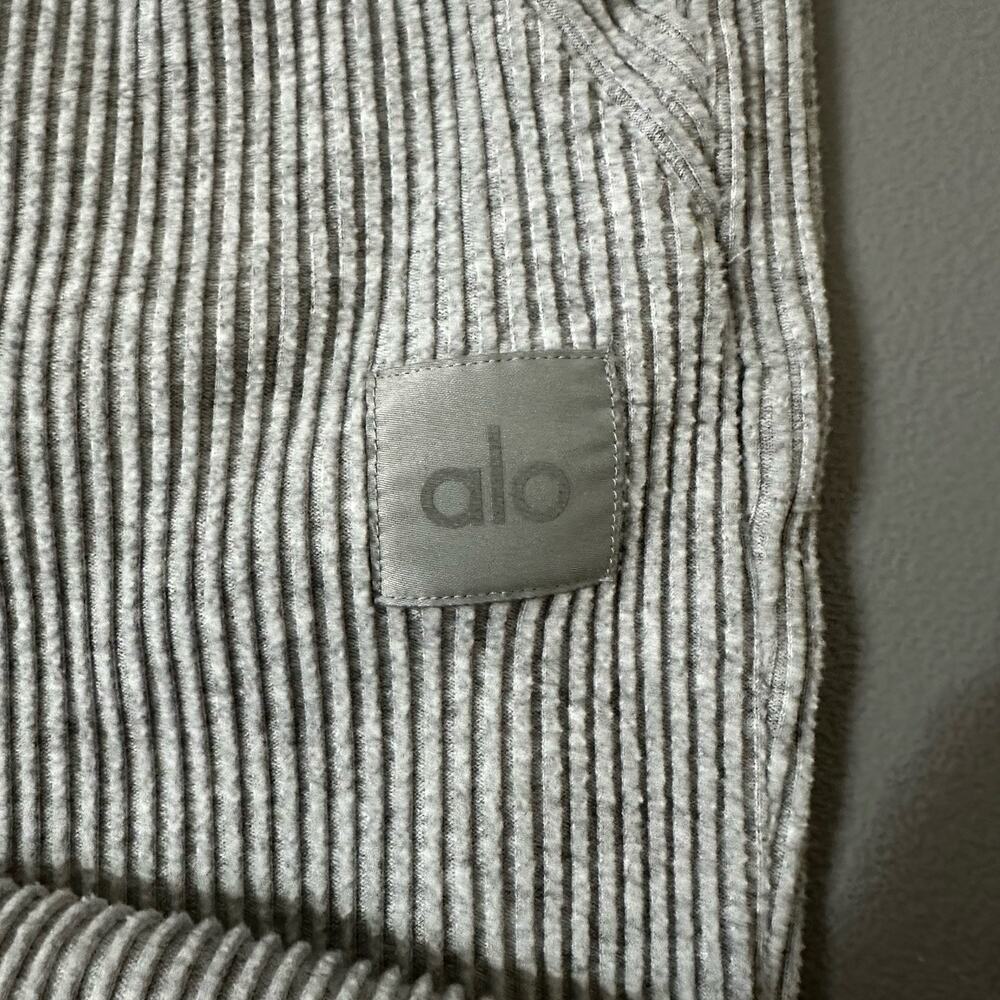 ALO Yoga Muse Gray Ribbed Jogger. Womens Small - Picture 2 of 10